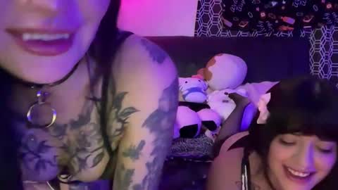 Snapshot of moon_kitt3n chatting on 03-13-26, 06:09 Moon online show from 03-13-26, 06:09