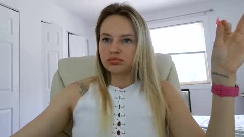 moon_light_girl online show from 06-09-26, 07:25