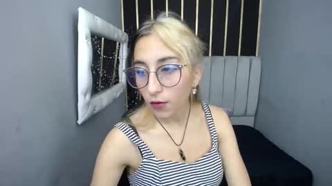 MOON SHUT online show from 03-06-26, 12:01