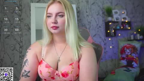 Emilia online show from 12-15-25, 09:13