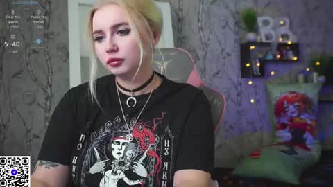 Emilia online show from 12-23-25, 10:46