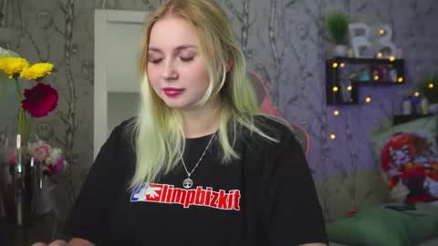 Emilia online show from 03-10-26, 10:20