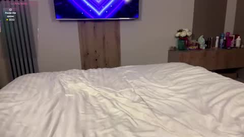 Snapshot of moonavellle_ chatting on 06-14-26, 12:08 moonavellle_ online show from 06-14-26, 12:08