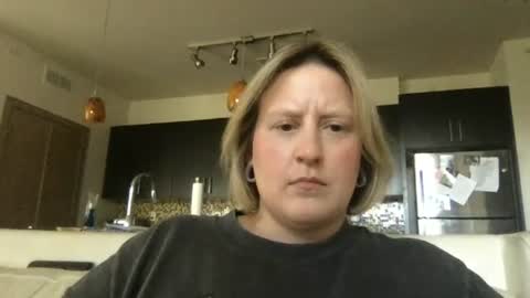Snapshot of moonbeam1991 chatting on 07-03-26, 08:37 Sloane online show from 07-03-26, 08:37