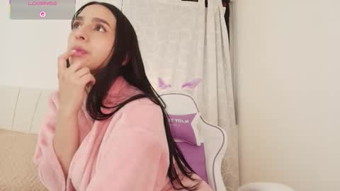 Snapshot of moonbrunettee chatting on 09-16-25, 08:37 moonbrunettee online show from 09-16-25, 08:37