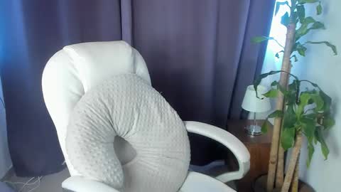 moonie_baddie31 online show from 01-07-26, 08:00