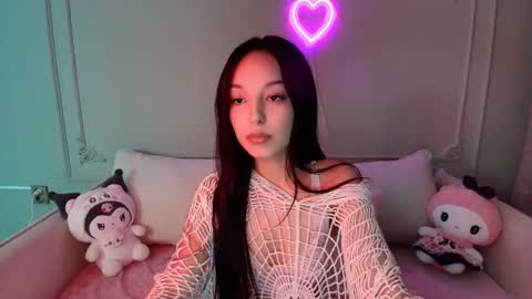 Mia online show from 12-01-25, 12:54