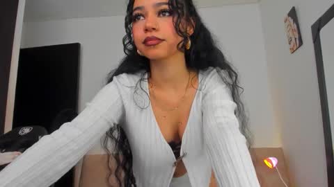 Snapshot of moonmadison chatting on 03-29-26, 04:07 Madison online show from 03-29-26, 04:07