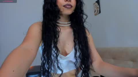 Snapshot of moonmadison chatting on 05-21-26, 04:25 Madison online show from 05-21-26, 04:25