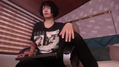 Michelle online show from 02-09-25, 01:14