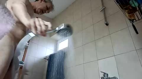 moos1 online show from 04-21-26, 04:52