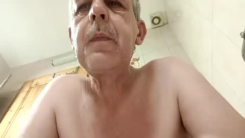 moos1 online show from 06-18-26, 04:46