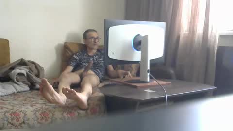 Snapshot of moovurey16 chatting on 10-25-25, 07:16 Alex online show from 10-25-25, 07:16