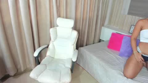 Morene  online show from 04-19-26, 08:00