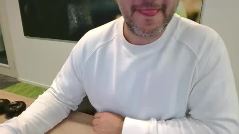 Snapshot of morepassion4u chatting on 09-12-25, 01:55 morepassion4u online show from 09-12-25, 01:55