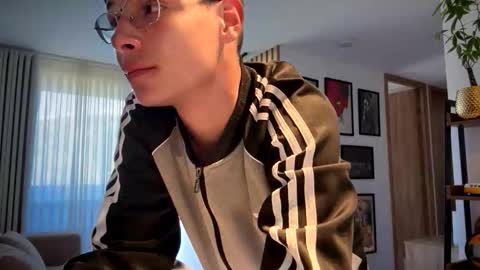 Snapshot of morgan_hiller chatting on 10-05-25, 08:18   online show from 10-05-25, 08:18