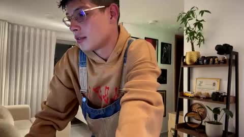 Snapshot of morgan_hiller chatting on 10-10-25, 01:48   online show from 10-10-25, 01:48