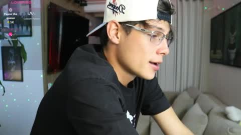 Snapshot of morgan_hiller chatting on 06-09-26, 12:55 online show from 06-09-26, 12:55