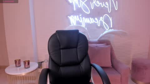 Snapshot of morganhicks chatting on 01-16-25, 06:59 Morgan Hicks online show from 01-16-25, 06:59