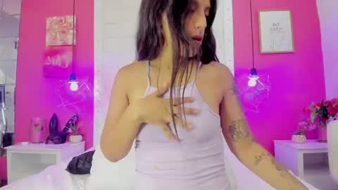 Snapshot of morrison_antonella chatting on 07-16-26, 03:23 Antonella online show from 07-16-26, 03:23
