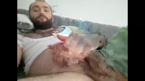 Snapshot of mosta977 chatting on 05-10-26, 10:09 Arab boy online show from 05-10-26, 10:09