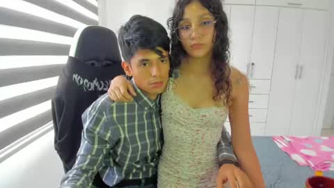 Snapshot of motasandcalis chatting on 05-12-26, 09:01 Mollys online show from 05-12-26, 09:01