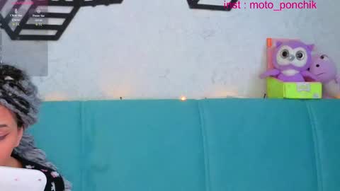 Snapshot of moto_ponchik chatting on 04-25-26, 10:07 Kris online show from 04-25-26, 10:07