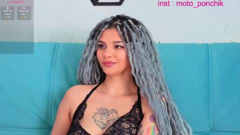 Snapshot of moto_ponchik chatting on 04-25-26, 01:41 Kris online show from 04-25-26, 01:41