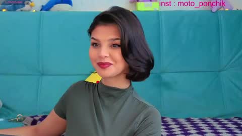 Snapshot of moto_ponchik chatting on 05-22-26, 05:36 Kris online show from 05-22-26, 05:36