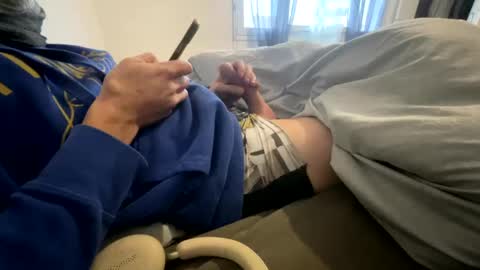 Snapshot of mouillelenos chatting on 01-02-25, 03:19 CamO online show from 01-02-25, 03:19