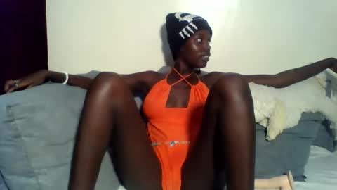 Snapshot of moun_chrie chatting on 11-28-25, 04:04 moun_chrie online show from 11-28-25, 04:04