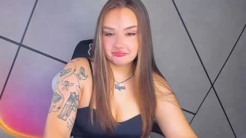 Snapshot of mousemother chatting on 10-18-25, 04:52 Carolina online show from 10-18-25, 04:52