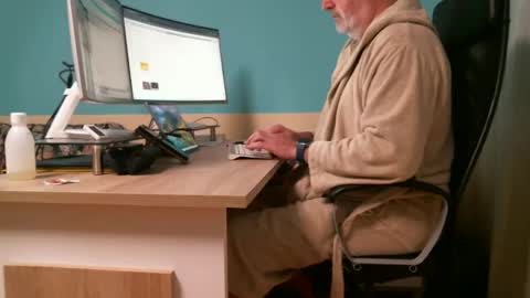 Snapshot of mousketair58bis chatting on 10-26-25, 01:55 Mousketair online show from 10-26-25, 01:55