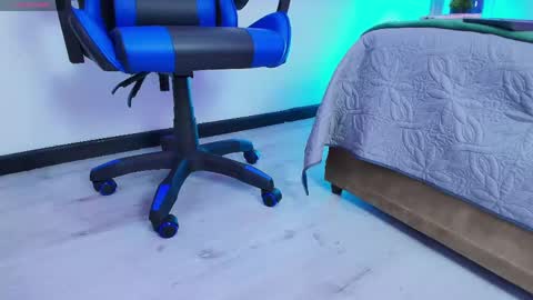 moxa hot online show from 04-21-26, 03:28