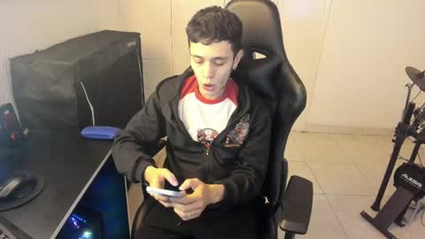 Snapshot of mr_andresr chatting on 02-18-25, 09:31 Andy online show from 02-18-25, 09:31