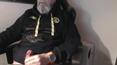 Snapshot of mr_boombastic2021 chatting on 11-08-25, 11:43 mr_boombastic2021 online show from 11-08-25, 11:43