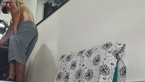 Snapshot of mr_chr1s chatting on 10-01-25, 11:49 chris online show from 10-01-25, 11:49