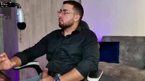 Snapshot of mr_david_cox chatting on 03-06-25, 12:43 David online show from 03-06-25, 12:43