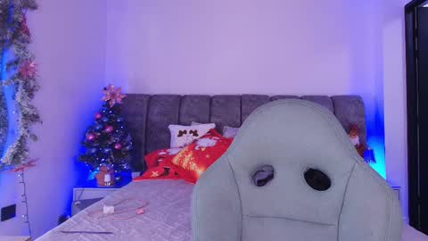 MIKEE online show from 12-20-25, 03:13