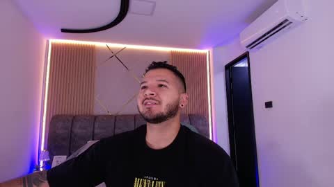 Snapshot of mr_mikee_ chatting on 05-04-26, 03:02 MIKEE online show from 05-04-26, 03:02