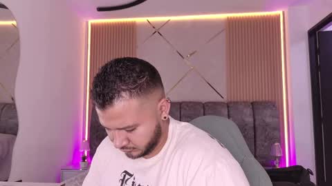 Snapshot of mr_mikee_ chatting on 05-26-26, 03:02 MIKEE online show from 05-26-26, 03:02