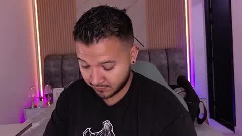MIKEE online show from 06-24-26, 03:05