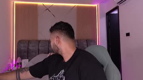 MIKEE online show from 06-25-26, 03:06