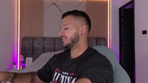 MIKEE online show from 07-25-26, 03:15