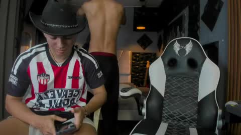 mr_mois online show from 05-06-26, 06:19