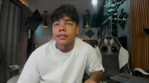 mr_mois online show from 06-17-26, 05:21