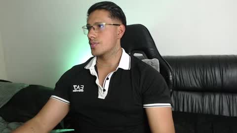 Snapshot of mr_real_aaron chatting on 05-14-26, 05:14 AARON online show from 05-14-26, 05:14