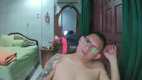 Snapshot of mr_thick89 chatting on 11-05-25, 11:10 mr_thick89 online show from 11-05-25, 11:10