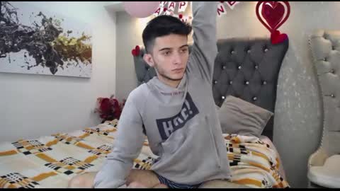 Snapshot of mr_williseo chatting on 02-14-25, 08:26 williseo online show from 02-14-25, 08:26