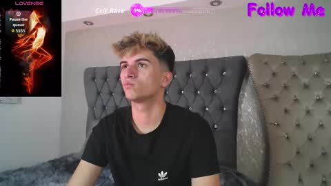 Snapshot of mr_williseo chatting on 09-26-25, 02:37 williseo online show from 09-26-25, 02:37